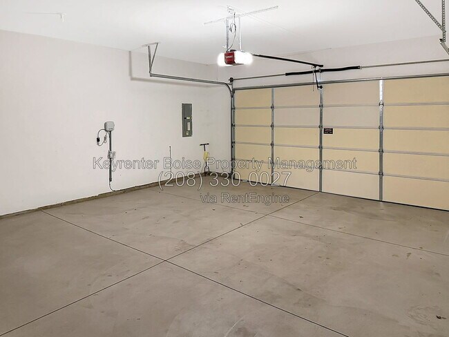 Building Photo - 1440 W Cerulean St