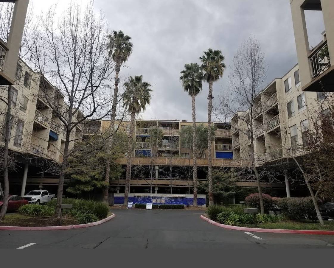 Building Photo - 340 N Civic
