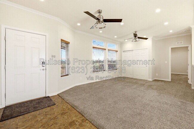 Building Photo - 313-East 1/2 E 1/2 St N