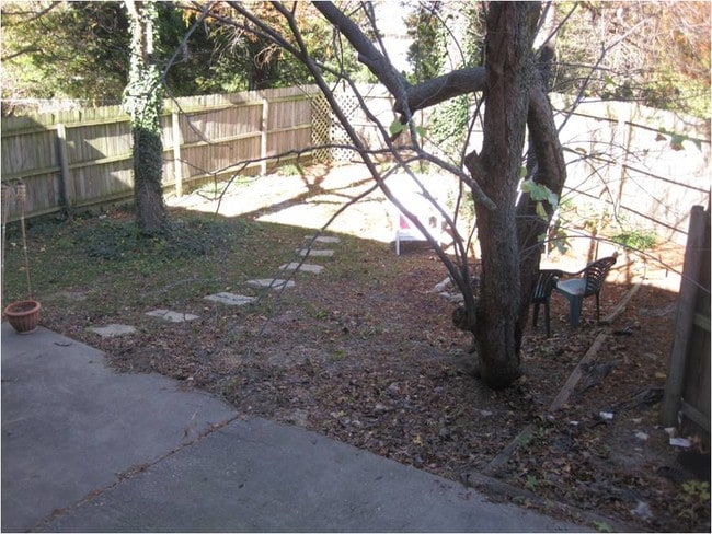 Building Photo - 219 E El Cortez Dr