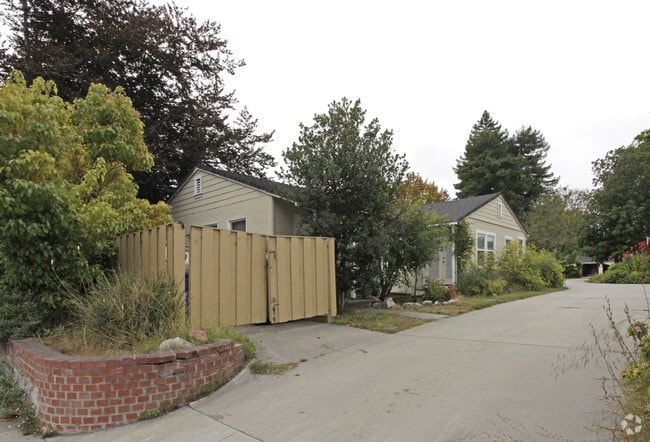 Primary Photo - Mission Street Cottages