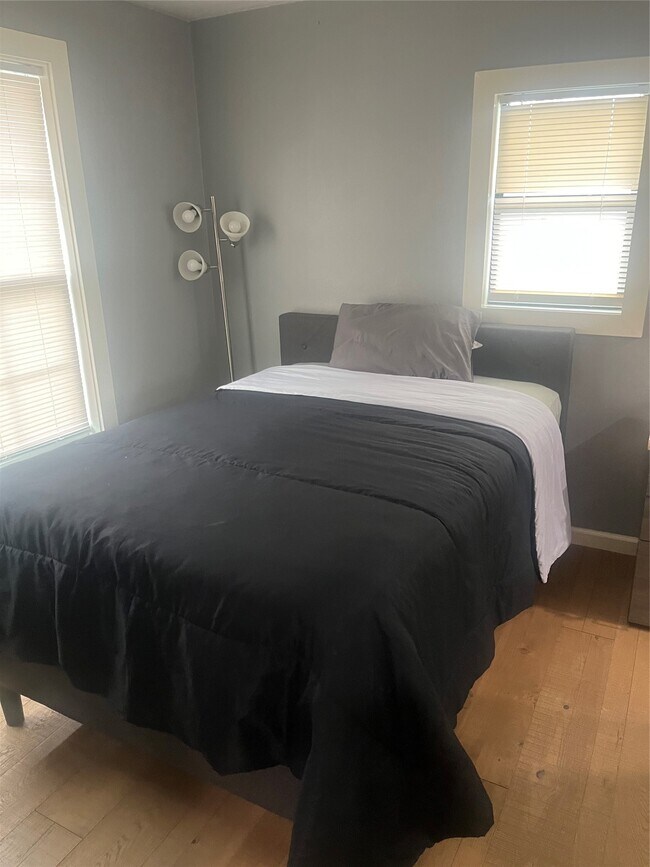 Building Photo - 3209 Ennis St