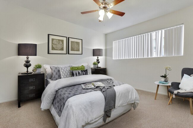 Building Photo - 3585 Centinela