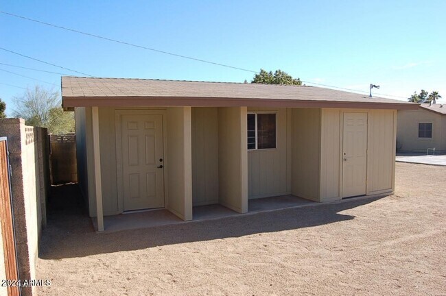 Building Photo - 2640 E Captain Dreyfus Ave