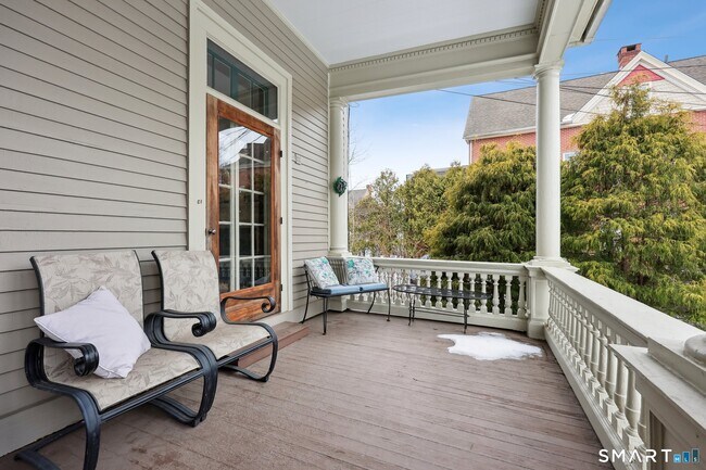 Building Photo - 591 Orange St