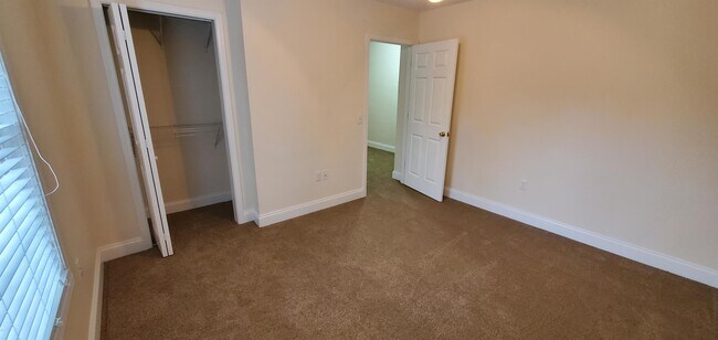 Building Photo - 172 Beth Ln