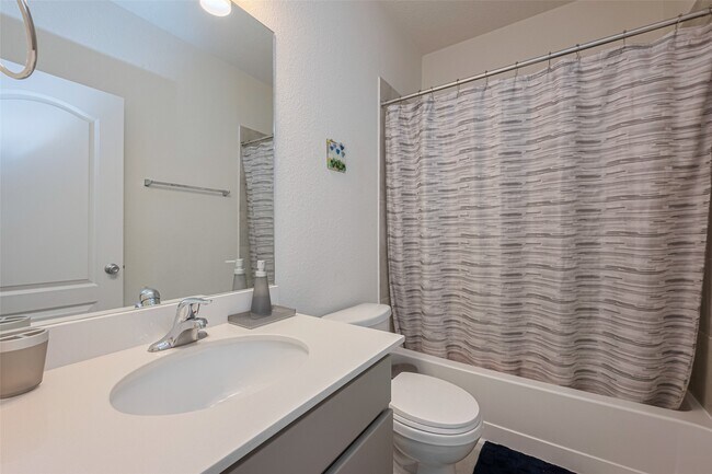 Building Photo - 1714 Clifton Hills Ln
