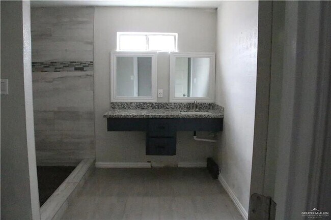 Building Photo - Spacious 3BR House in McAllen