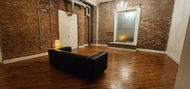 Master Bedroom - 87 Peachtree St SW