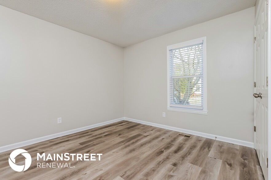 Building Photo - 203 Sullivan Ct