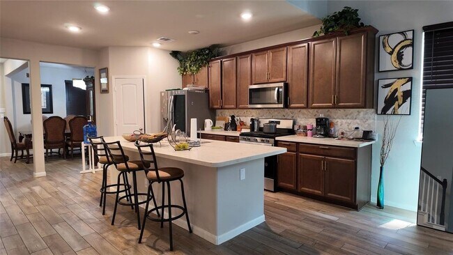 Building Photo - 5327 Sunny Ray Dr