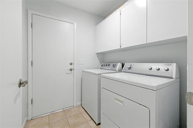 Building Photo - 4404 Oak Harbor Dr