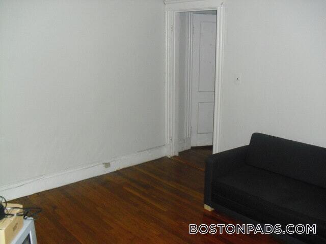 Building Photo - 55 Park Dr