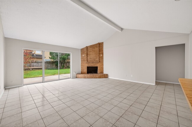 Building Photo - 4742 Tain Dr