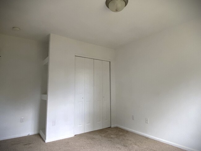 Building Photo - 3906 Charles St