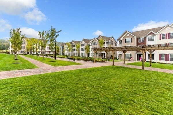 Building Photo - 1008 Bradish Ln