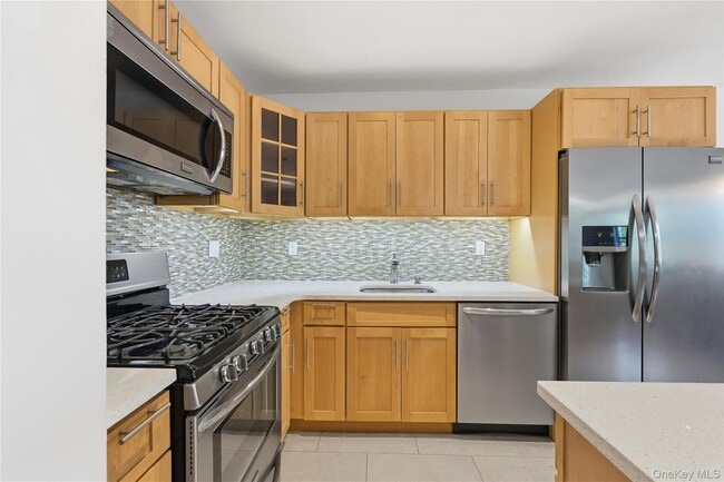 Building Photo - 59-17 Kissena Blvd