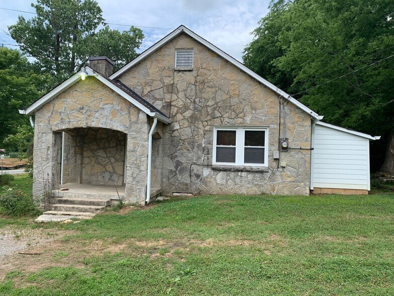 Nice Side Porch - 2200 Claylick Road