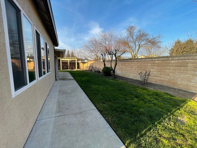 Building Photo - Ideal 4br/2ba single story in Morada