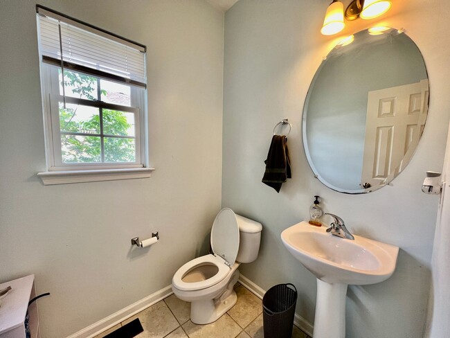Building Photo - 4 bedroom home in Oceanview, Norfolk