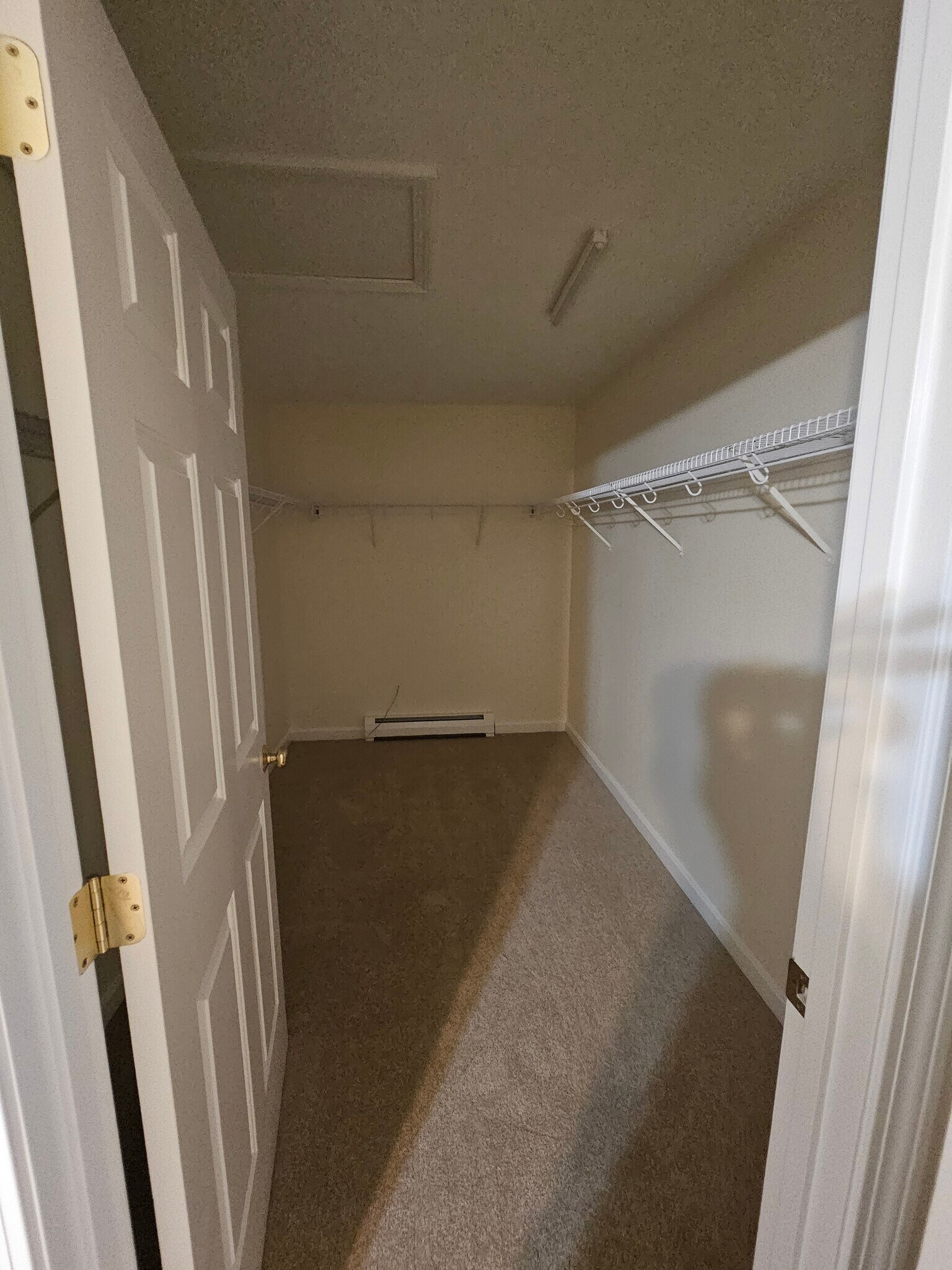 Building Photo - 585 High St