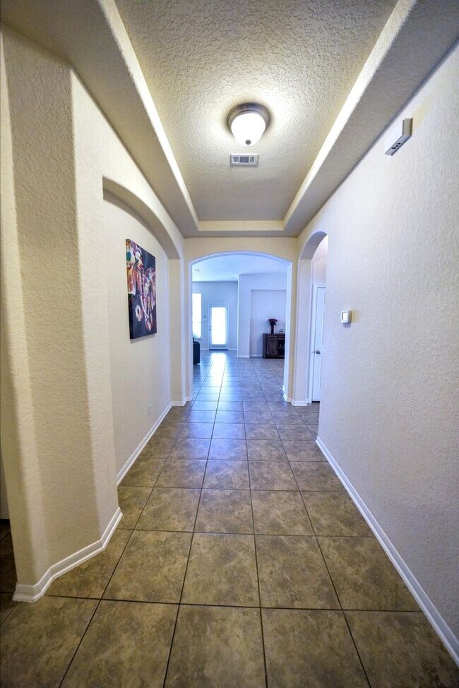 Building Photo - Stunning 3-Bedroom Home with Office in Charleston Parke, Cibolo - Realtor Commission offered: $500