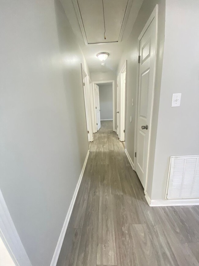Building Photo - Single Family Home
