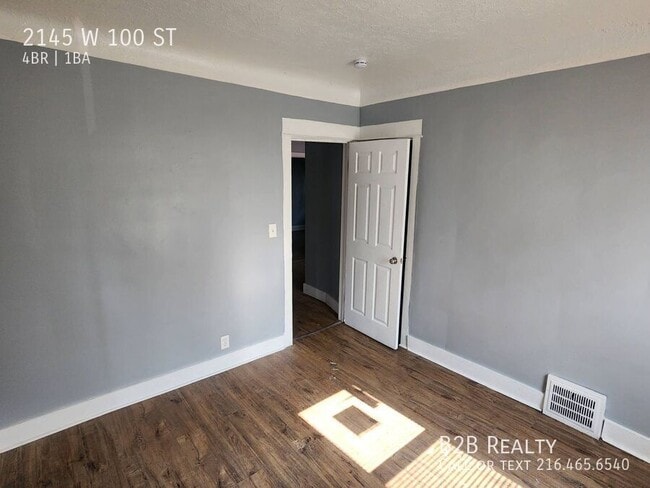 Building Photo - 2145 W 100th St