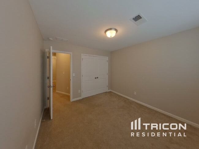 Building Photo - 962 Tuxford Trl