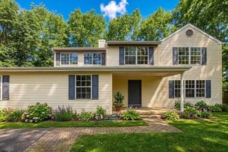 Building Photo - 1 Broadmoor Dr