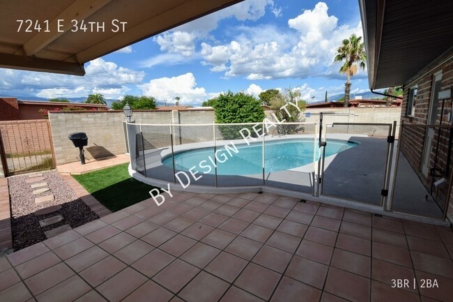 Building Photo - Beautifully Remodeled East Side 3 Bed 2 Ba...