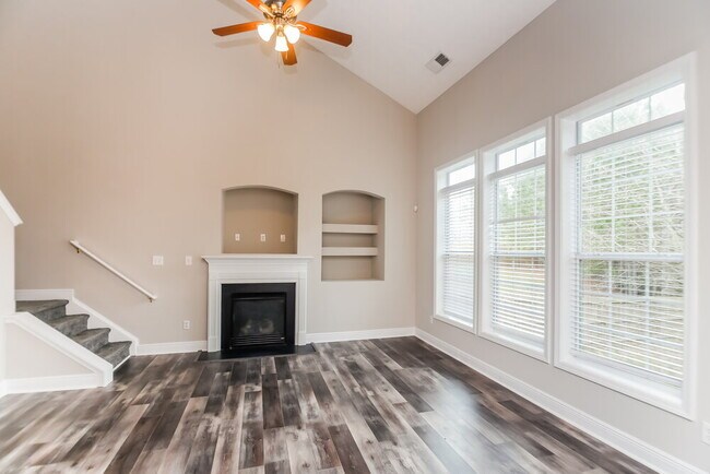 Building Photo - 7038 Hillcrest Chase Ln