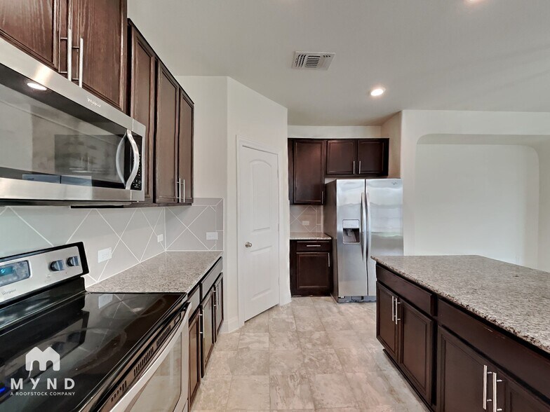 Building Photo - 13725 James Buchanan St