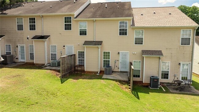 Building Photo - 5485 Sierra Tr