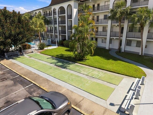Building Photo - 2525 W Bay Dr