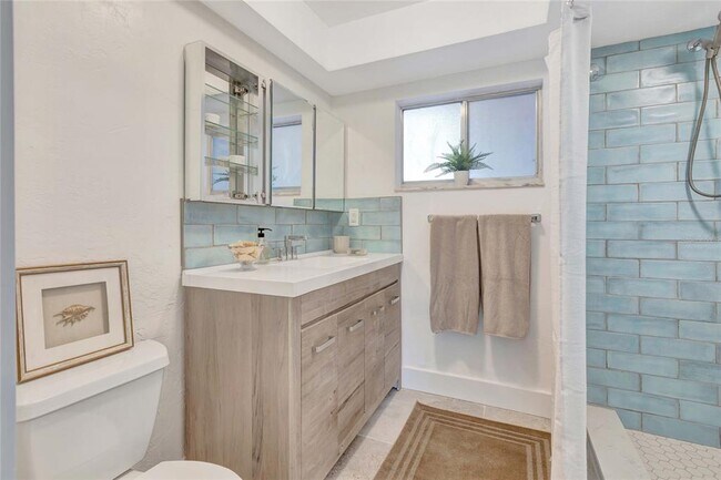 Building Photo - 3755 S School Ave