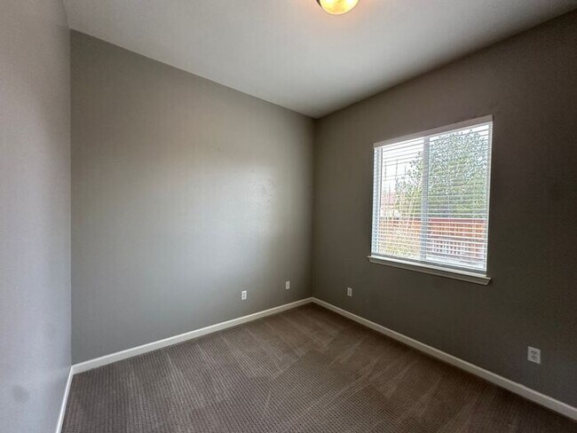Building Photo - 10615 Summer Glen Dr