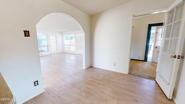 Building Photo - 4553 Skylark Way