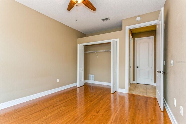 Building Photo - 10426 La Mirage Ct