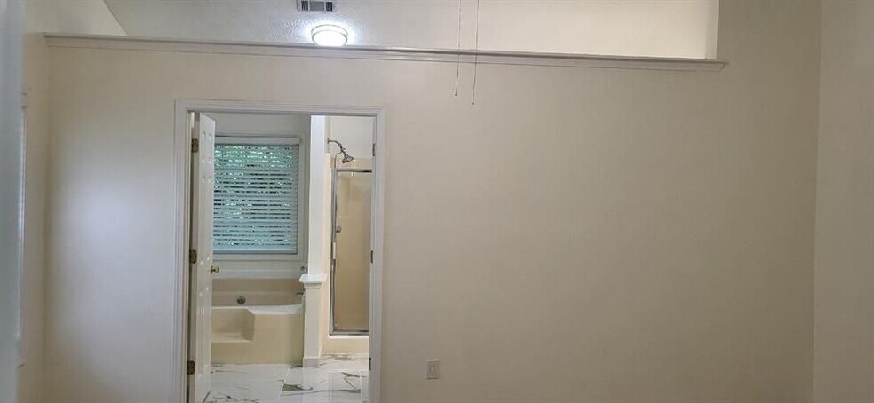 Building Photo - 2280 Chelmsford Ct