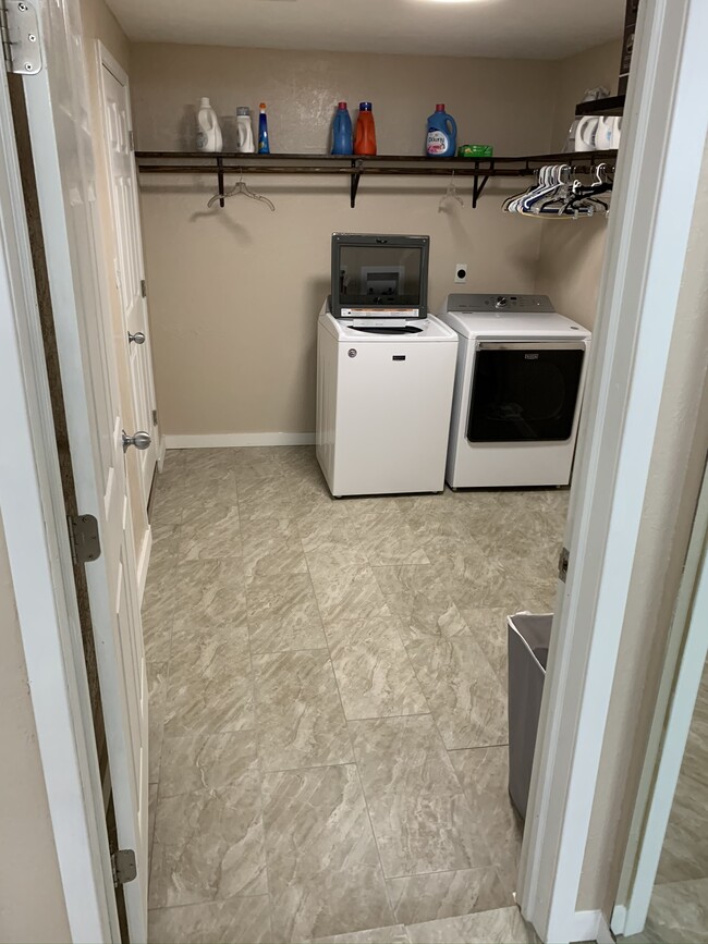 Laundry room - 1404 Kent Ave