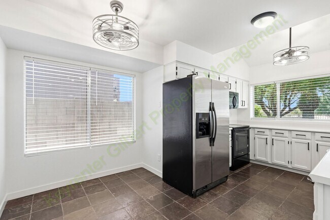 Building Photo - Remodeled Alta Mesa Golf Course Home with Private Balcony and Putting Green