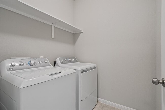 Building Photo - 256 Pelican Bay Cir