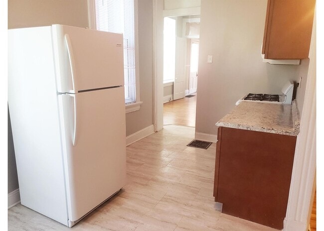 Building Photo - 3218 Bishop St