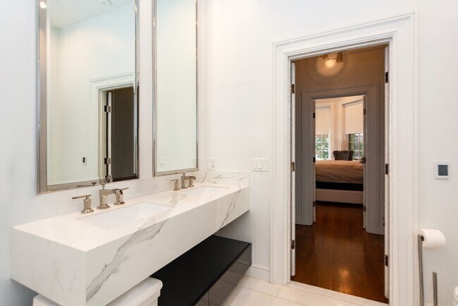 Building Photo - 288 Commonwealth Ave