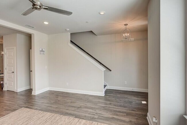 Building Photo - 1001 Lifford Ln