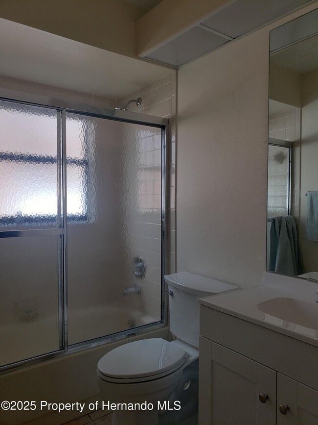 Building Photo - 7431 Flyway Dr