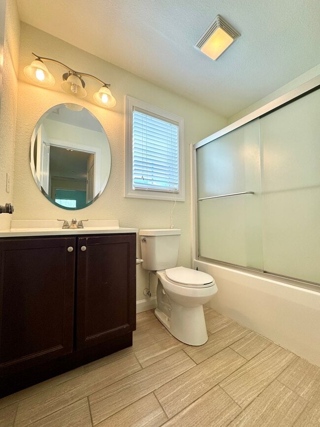 Building Photo - Welcome Home to Comfort and Convenience!