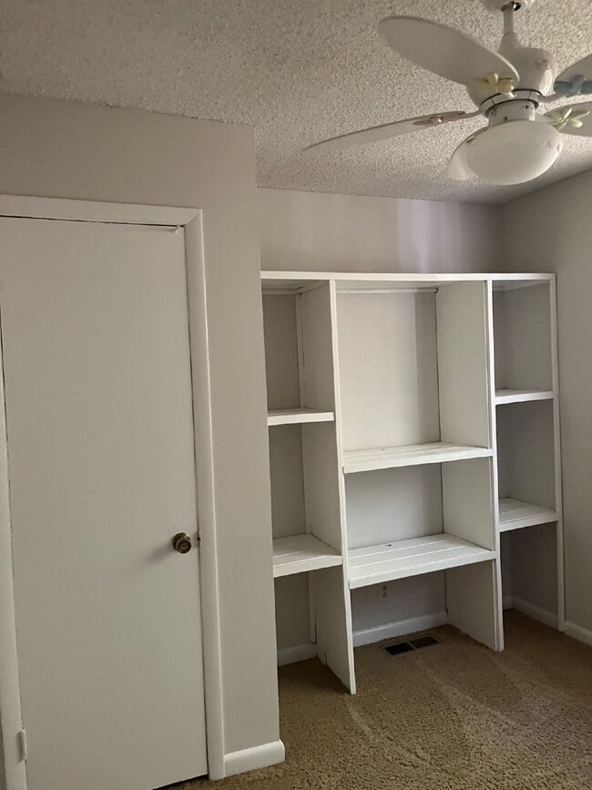 Building Photo - 416 Ocala Ct N
