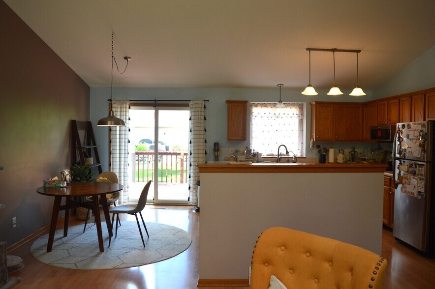 Building Photo - 7214 Blue Maple Trl